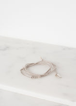 Carica l'immagine nel visualizzatore di Gallery, Bracelet 85 in Grey Silk/Silver