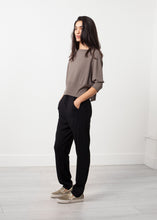 Carica l'immagine nel visualizzatore di Gallery, Alia Knit Trouser