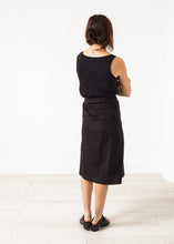Carica l&#39;immagine nel visualizzatore di Gallery, Bow Skirt in Black