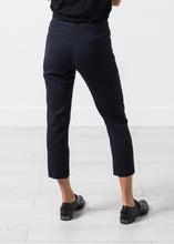 Carica l&#39;immagine nel visualizzatore di Gallery, Wool Cropped Pant in Navy