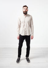 Carica l&#39;immagine nel visualizzatore di Gallery, Patterned Button Up in Beige