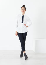 Carica l&#39;immagine nel visualizzatore di Gallery, Pau Shirt in White