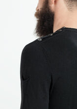 Carica l&#39;immagine nel visualizzatore di Gallery, Button Shoulder Pullover in Black