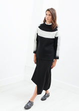 Carica l&#39;immagine nel visualizzatore di Gallery, Contrast Felted Sweater in Black