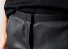 Carica l&#39;immagine nel visualizzatore di Gallery, Leather Panel Trouser in Black