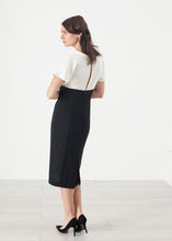 Carica l&#39;immagine nel visualizzatore di Gallery, Pearl Fastened Dress in Cream/Black