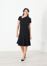 Carica l&#39;immagine nel visualizzatore di Gallery, Lined Silhouette Dress in Black