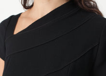 Carica l&#39;immagine nel visualizzatore di Gallery, Lined Silhouette Dress in Black