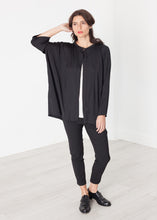 Carica l&#39;immagine nel visualizzatore di Gallery, Unbalanced Cardigan in Black