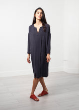 Carica l&#39;immagine nel visualizzatore di Gallery, Long Sleeve Silk Dress