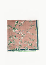 Carica l&#39;immagine nel visualizzatore di Gallery, Floral Cashmere Scarf