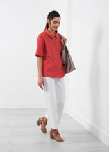 Carica l&#39;immagine nel visualizzatore di Gallery, Short Sleeve Button Up