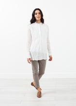 Carica l&#39;immagine nel visualizzatore di Gallery, Pin Tuck Blouse