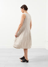 Carica l&#39;immagine nel visualizzatore di Gallery, Bean Dress