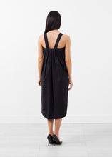 Carica l&#39;immagine nel visualizzatore di Gallery, V-Strap Pocket Dress