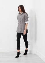 Carica l&#39;immagine nel visualizzatore di Gallery, Striped Tuxedo Shirt