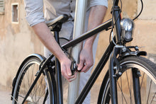Carica l&#39;immagine nel visualizzatore di Gallery, Interlock Integrated Bike Lock